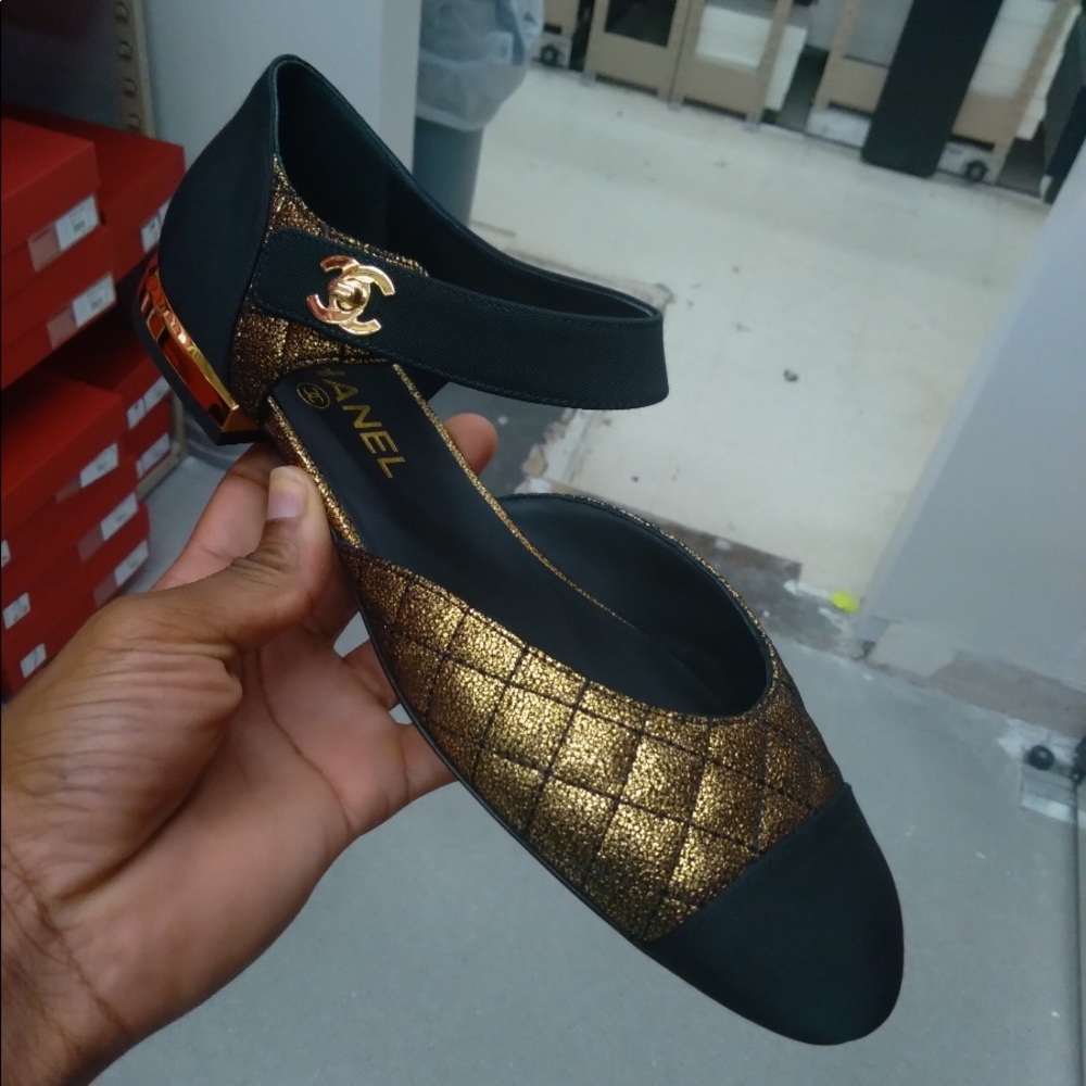 Meet your Posher, Dee